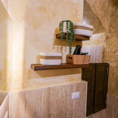 Charming Private Underground Retreat Self Check-in B Apartment Rom