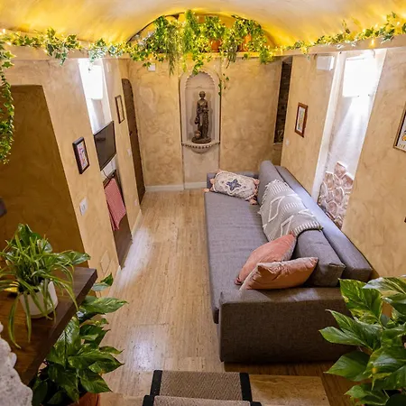 Charming Private Underground Retreat Self Check-in B Rom