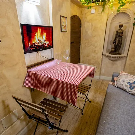 Charming Private Underground Retreat Self Check-in B Rom